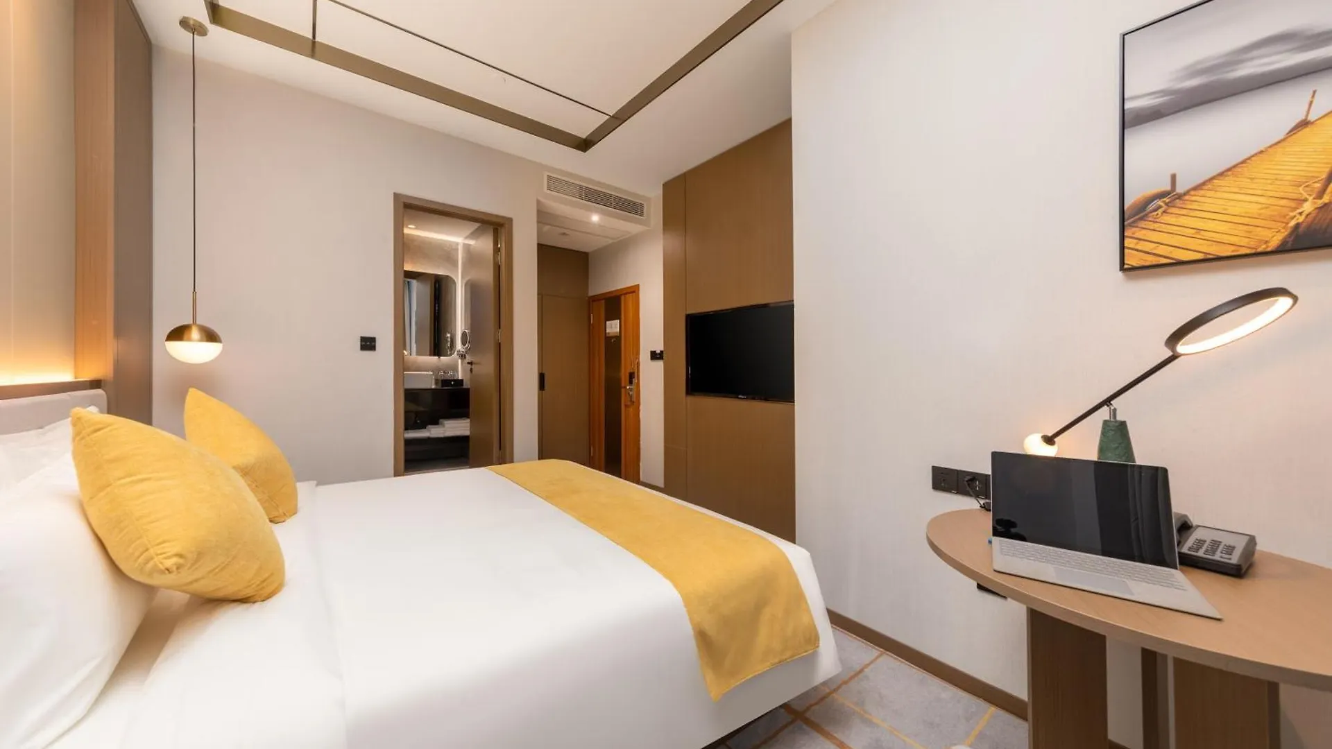 Poltton International Service Apartments - Zhuhai Gongbei Port Fuhuali
