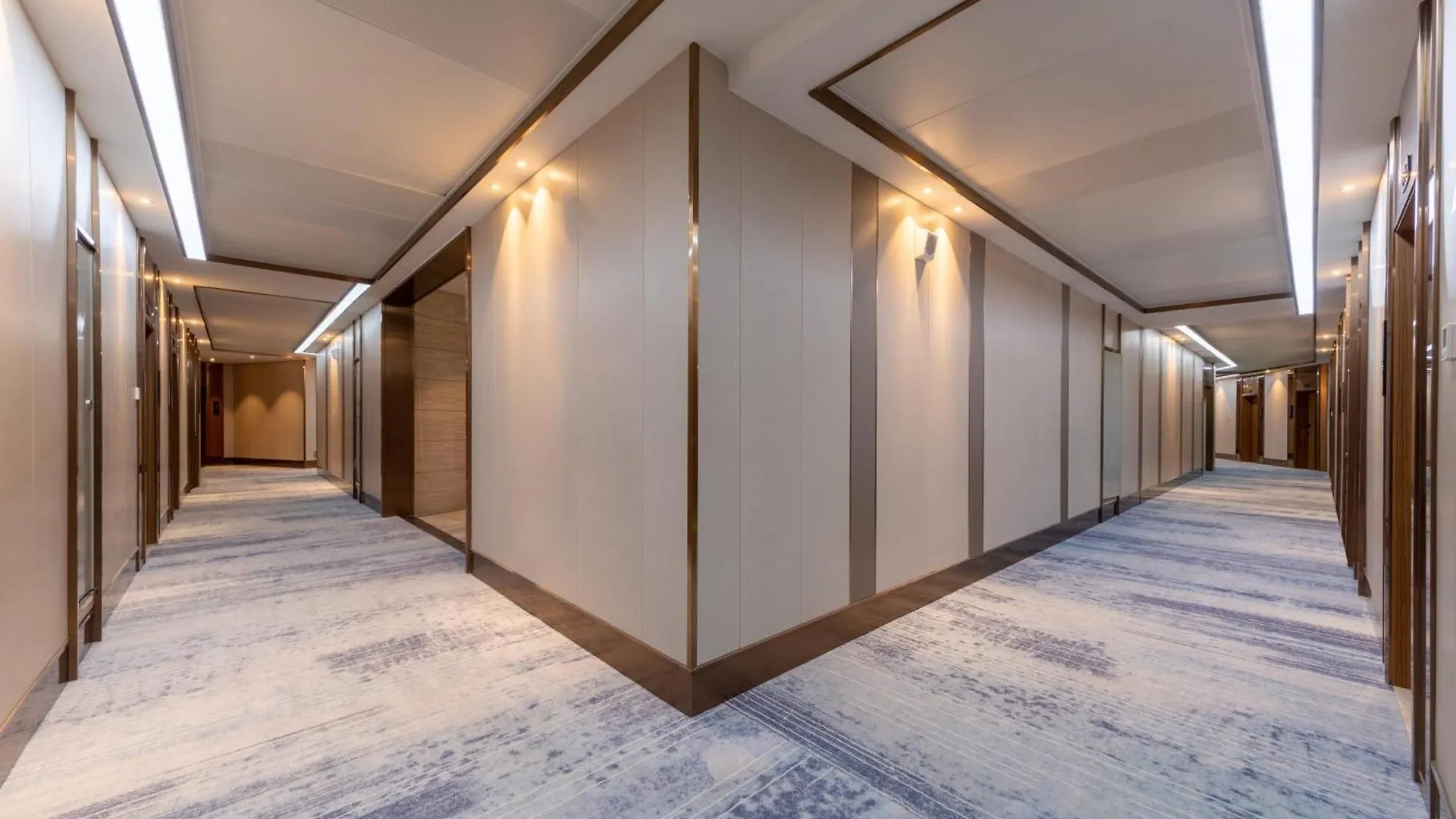 Poltton International Service Apartments - Zhuhai Gongbei Port Fuhuali Hotel